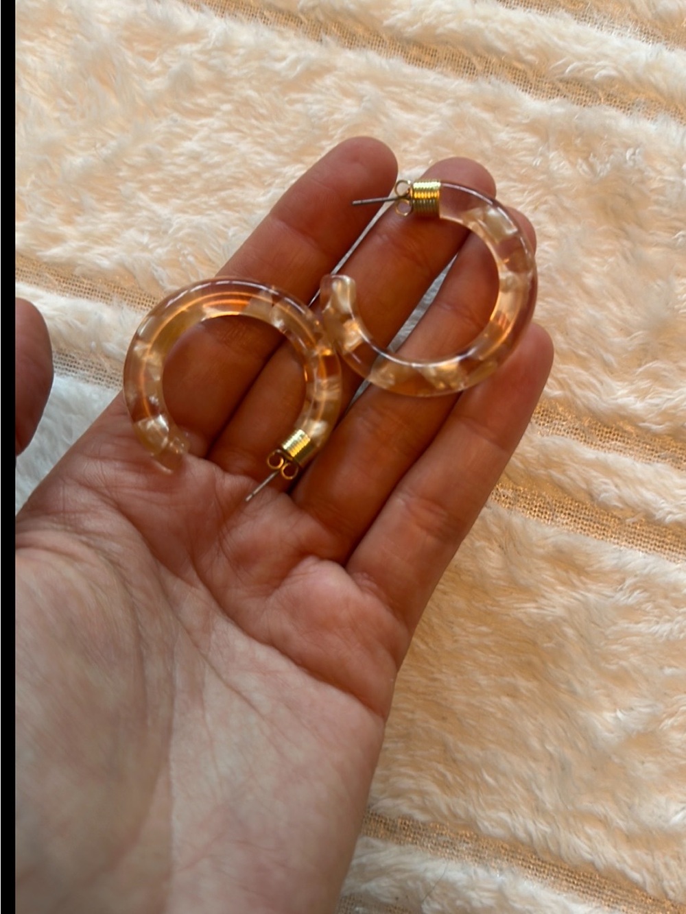 Sezane Resin Hoop Earrings - Women Jewelry - Picture 2 of 3